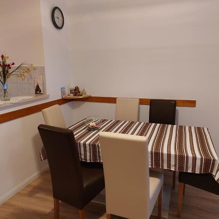 Apartment Ljubicic Подстрана Екстериор снимка