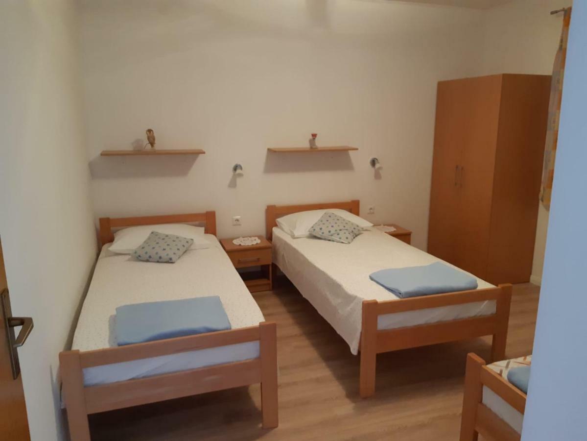 Apartment Ljubicic Подстрана Екстериор снимка