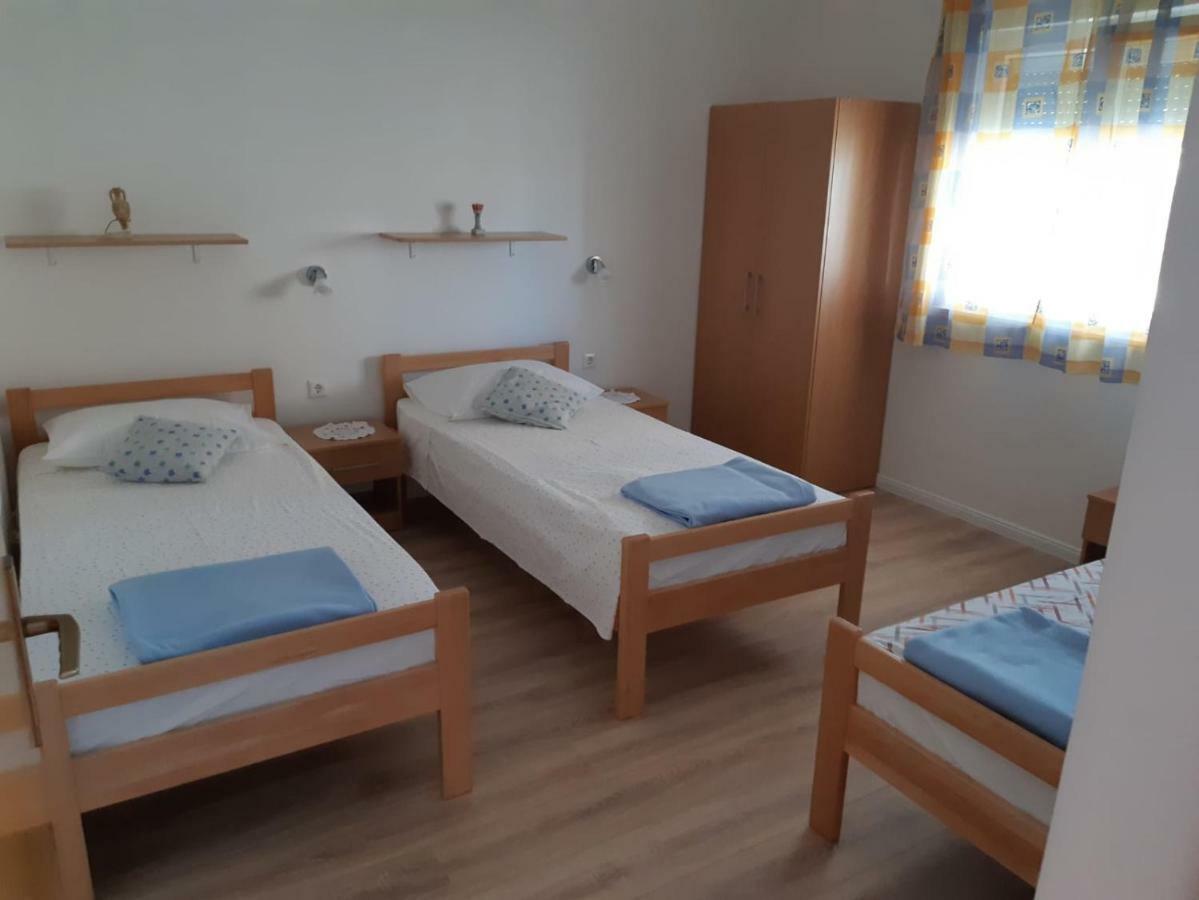 Apartment Ljubicic Подстрана Екстериор снимка